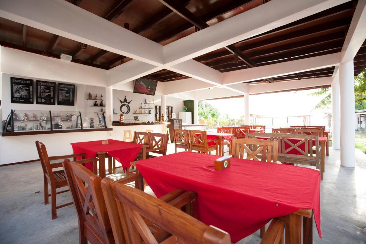 Club Hari Dive Resort Moalboal Exterior photo