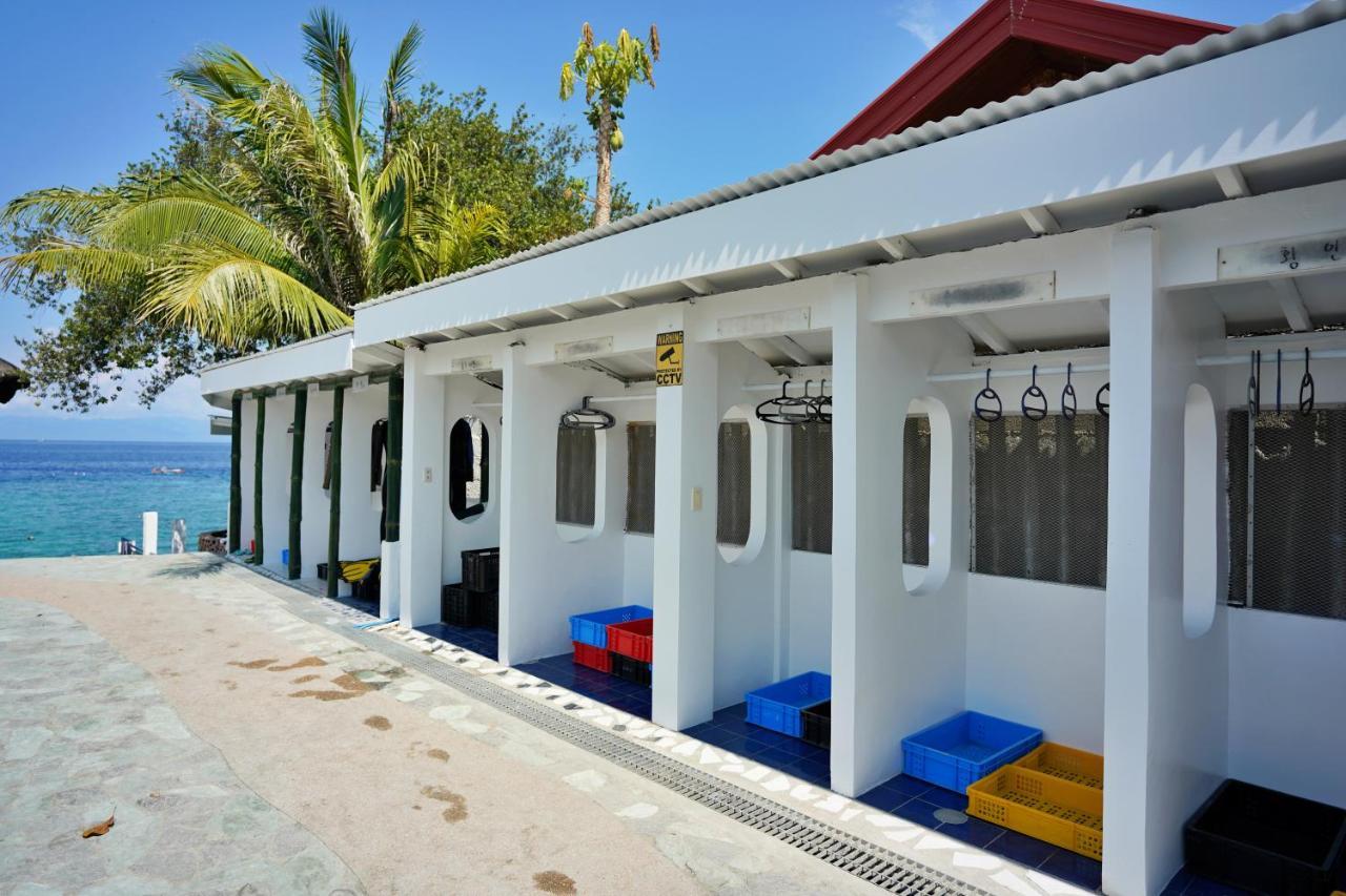 Club Hari Dive Resort Moalboal Exterior photo