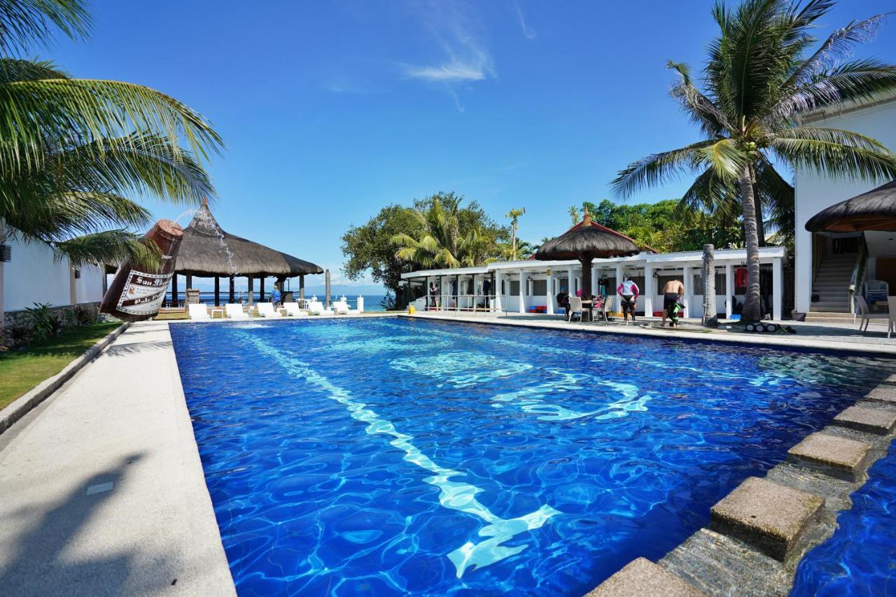 Club Hari Dive Resort Moalboal Exterior photo